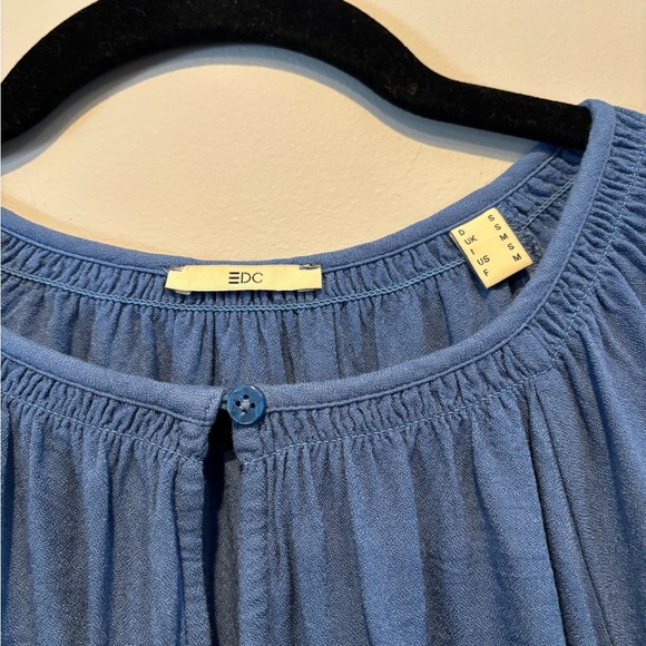 💕3/$25💕 edc by Esprit Key Hole Blouse - Picture 6 of 8